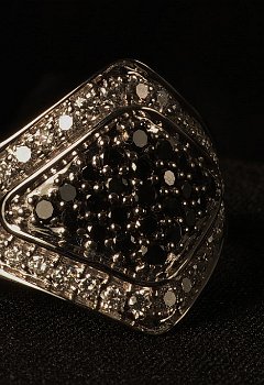 International Diamond - Feketegyémántgyűrű